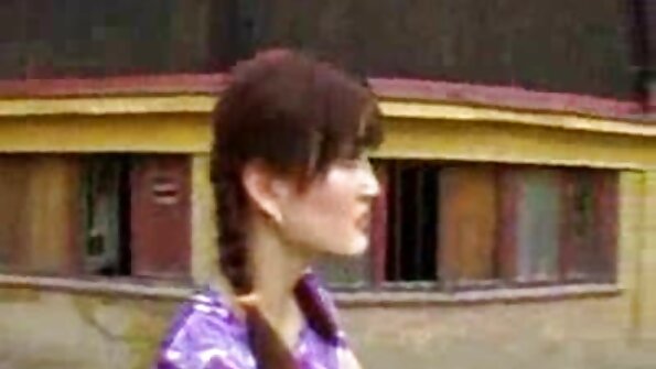 Bimbo ທີ່ດີກໍາລັງໄດ້ຮັບ cock ແຂງບາງຢູ່ໃນຂອງນາງແລະນາງຮັກມັນ