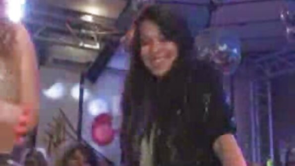 ປິດຂຶ້ນ cunt ແລະກົ້ນ fucking ຂອງ cutie ຜິວເນື້ອສີຂາວ boobs ໃຫຍ່